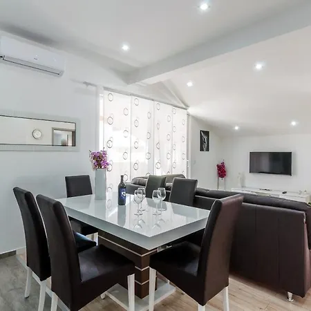 With A Parking Space - 12803 Apartamento